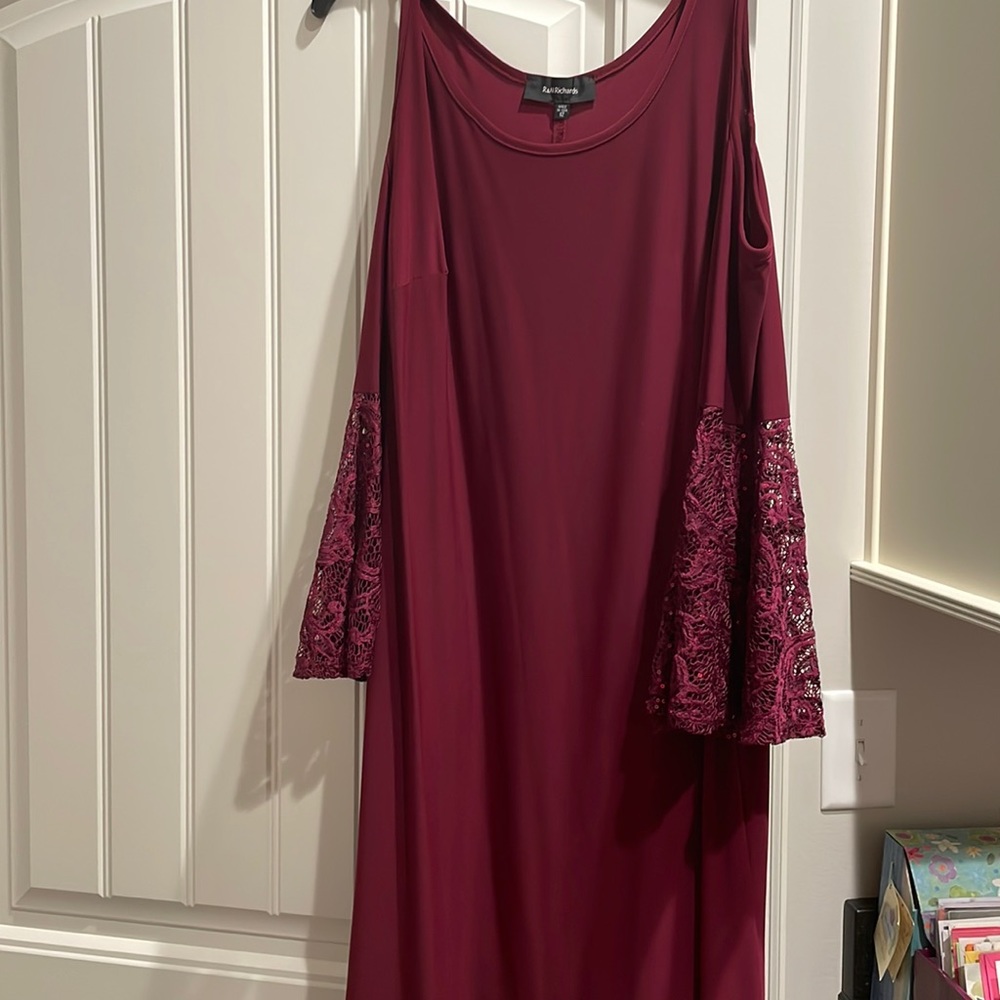 Worn once to a wedding. Scoopneck, cold shoulder cocktail dress.